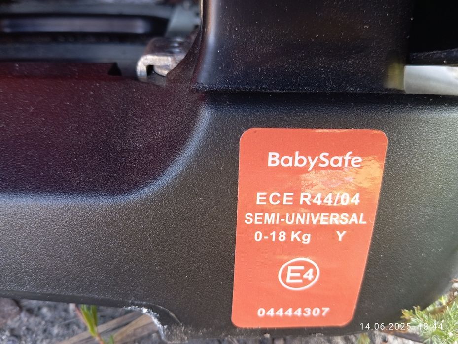 Sprzedam fotelik samochodowy BabySafe