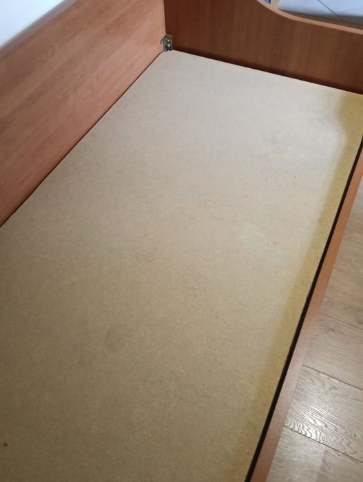 Cama solteiro em bom estado