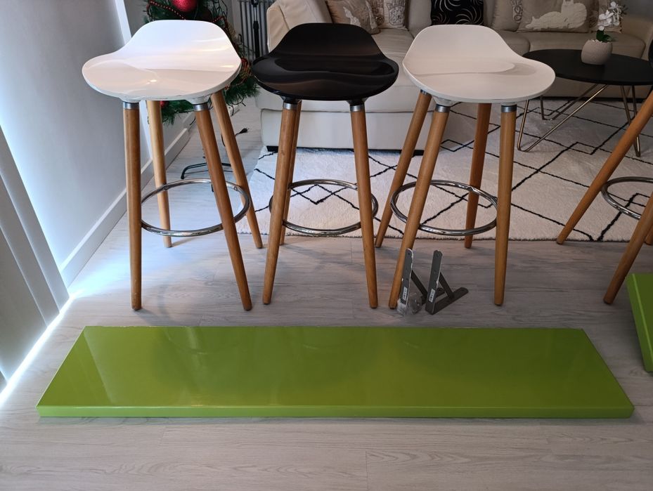 5 Cadeiras Altas Design + 2 Prateleiras | Excelente Estado.......