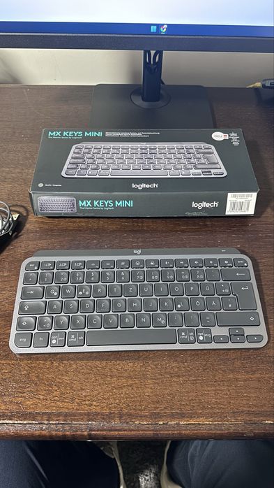 Teclado Logitech MX Keys Mini