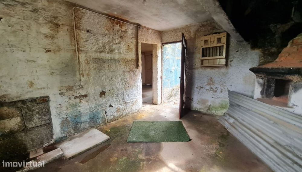 Venda Moradia para restauro, Gestaçô, Baião