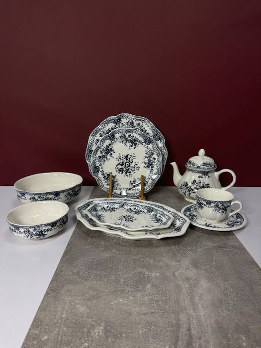 Вісім різних дизайнів, дуже стильні та якісні вироби з фарфору.