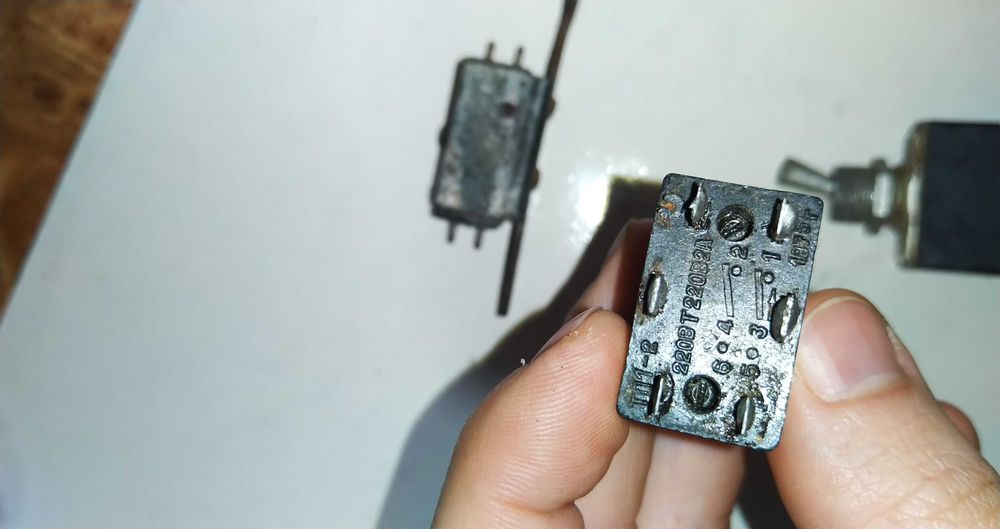 Кнопка, кінцевик, тумблер викл вкл  ,перемикач маса в мотоцикл в авто