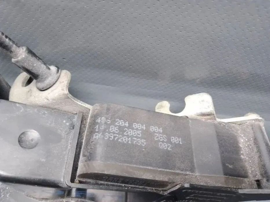 zamek drzwi przedni prawy przód mercedes vito w639