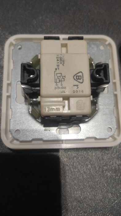 Dwa przełacznik do rolet elektrycznych