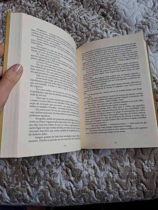 Livro "O Coração do Mar" de Nora Roberts