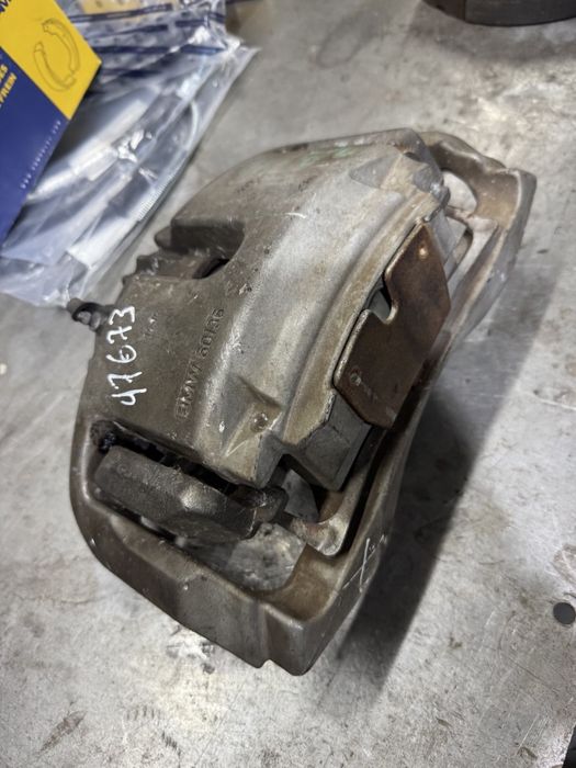 Супорт передний правый BMW 374x36