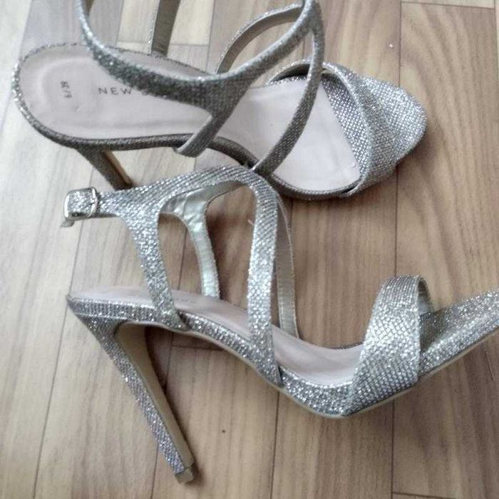 Босоножки серебро New Look, 39 р