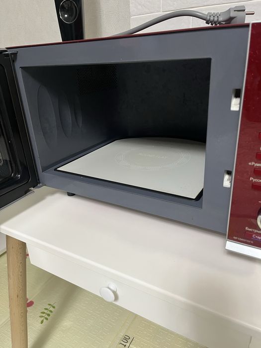 Мікрохвильова піч LG