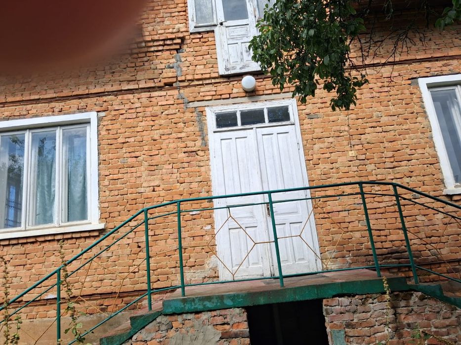 Продажа хатинки з земельною ділянкою  !