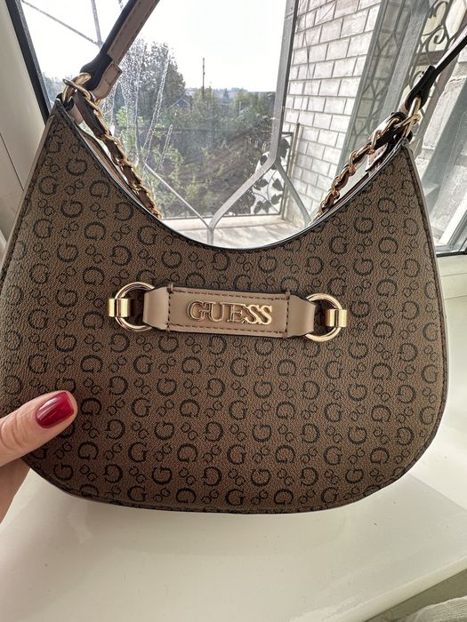 Продам нову сумочку Guess