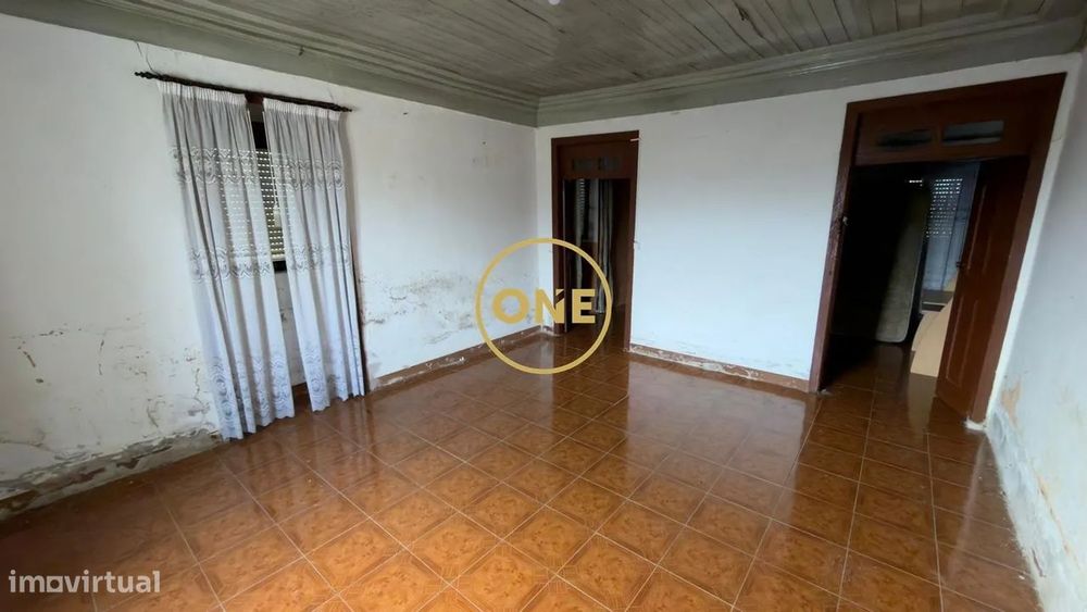 Moradia T3 em Oliveira de Azeméis para restauro