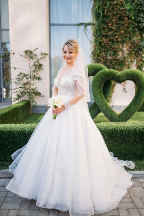 Продам ніжну весільну сукню KADENS