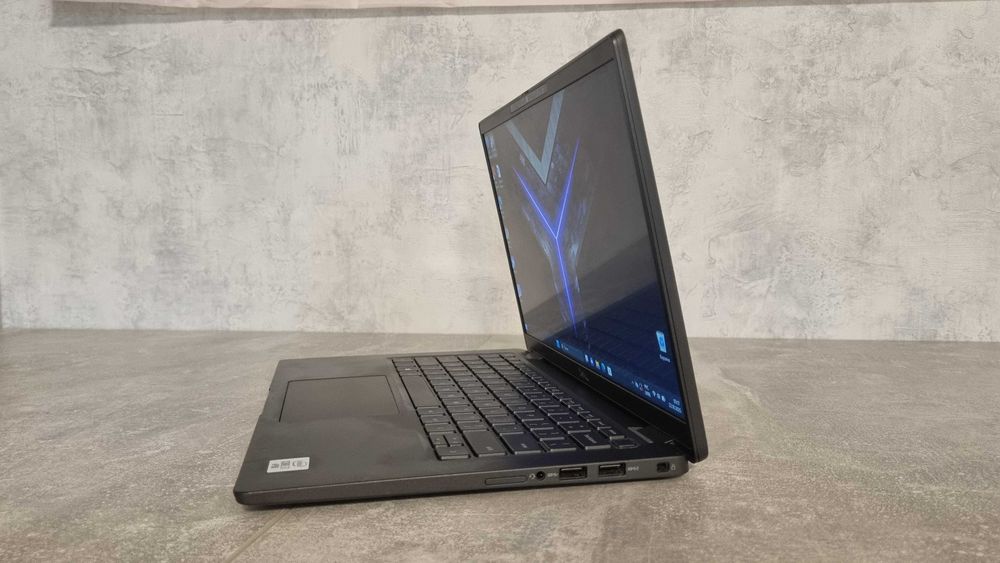ВІП клас  | DELL 7410 2022р I7 - 10610U DDR4 - 16 SSD M2 NVMe 512