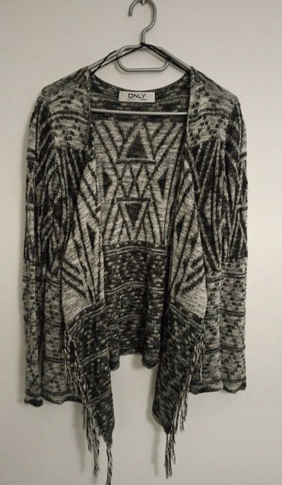 szary sweter z frędzlami we wzory only rozmiar S hippie