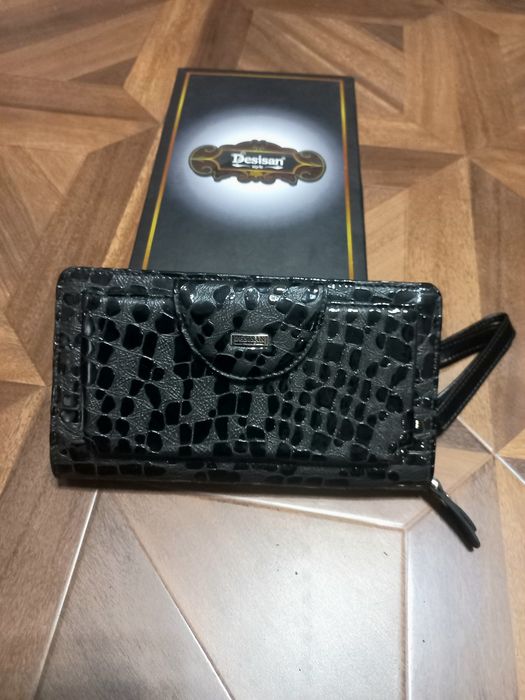 Продам гаманець жіночий шкіряний