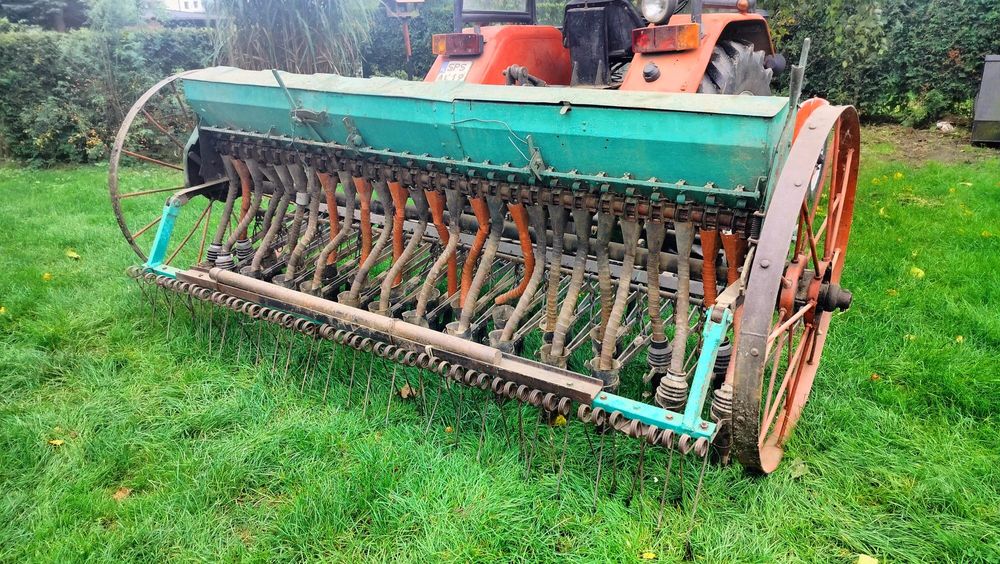 Siewnik zbożowy konny