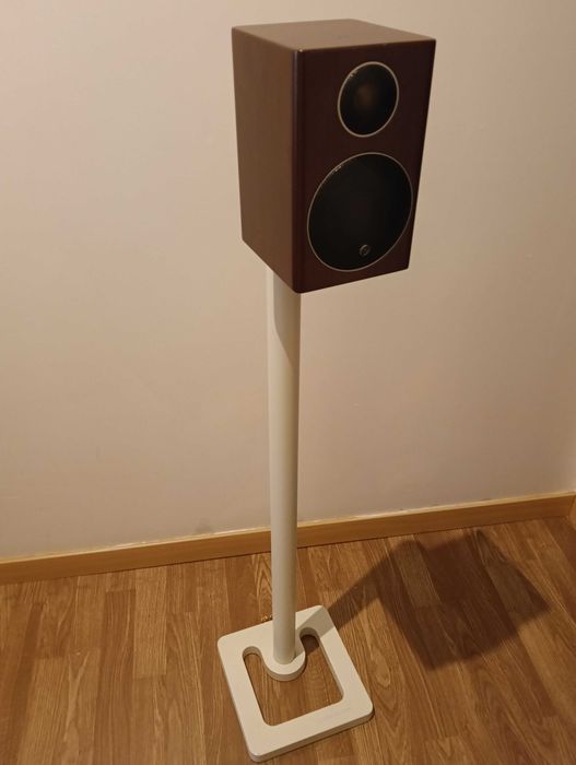 Colunas stereo Monitor Audio com suporte