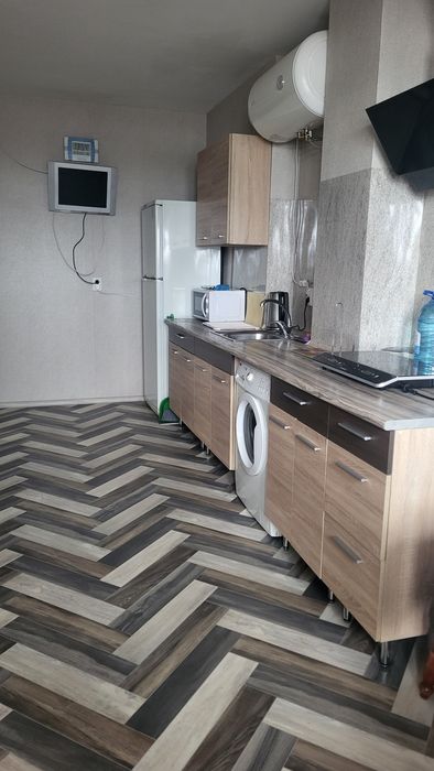 квартира большая  Посуточно можно на месяц  ул.Кадетский гай 6