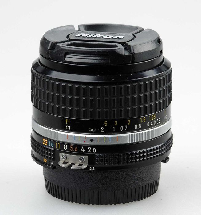 MF NIKKOR 24/2,8 Ai-s – мануальний ширококутник від Nikon