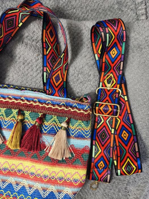 Kolorowa boho torebka do ręki i z paskiem na ramię