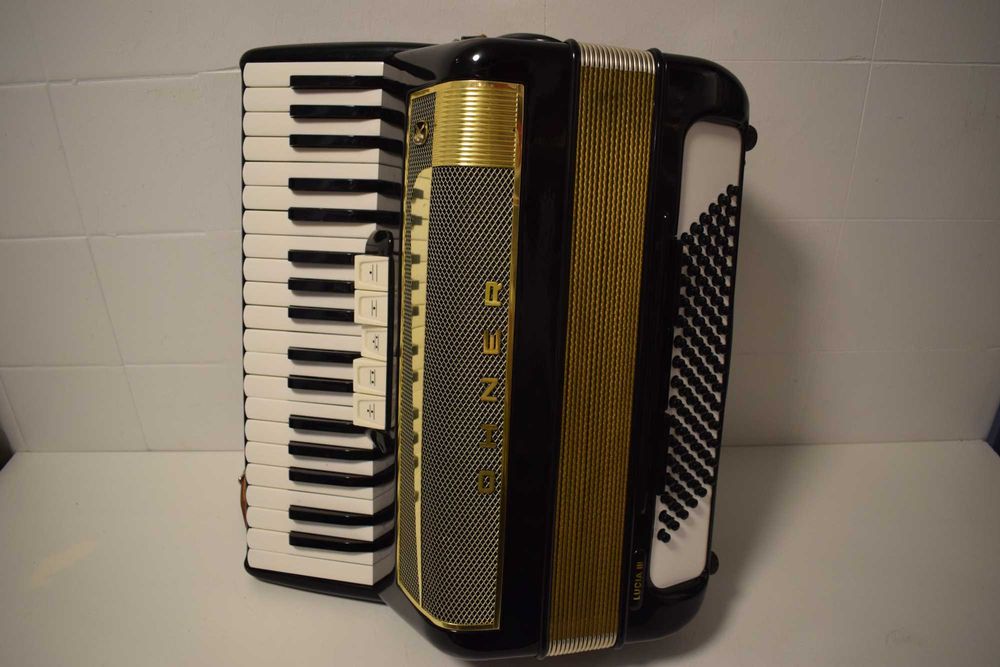 Acordeao Hohner Lucia III 3 Voz 96 Baixos, N. 69