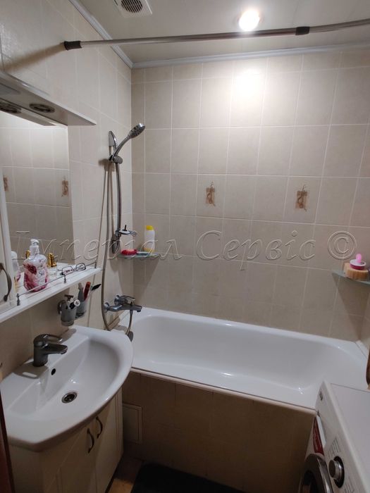 Сдам 2 комнатную с ремонтом на песках