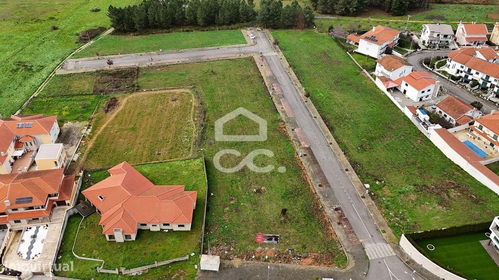 Lote de terreno destinado à construção de moradia, situado em uma loca
