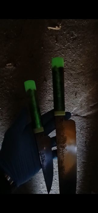 Ręcznie wykuty zestaw noży kuchennych.Świecący w ciemności.Knifemaking