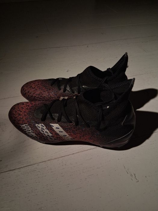 Korki pilkarskie adidas predator