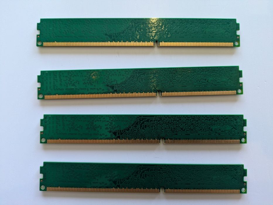 Memórias RAM Kingston DDR3 – 16 GB (4 × 4 GB