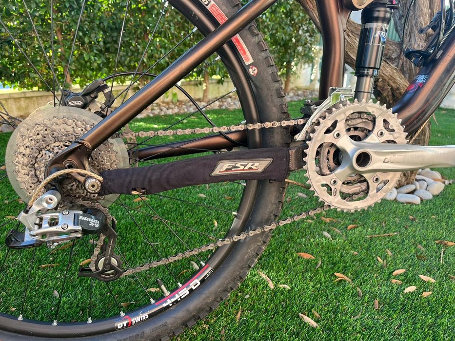 Bicicleta suspensão total Specialized pitch pro btt enduro