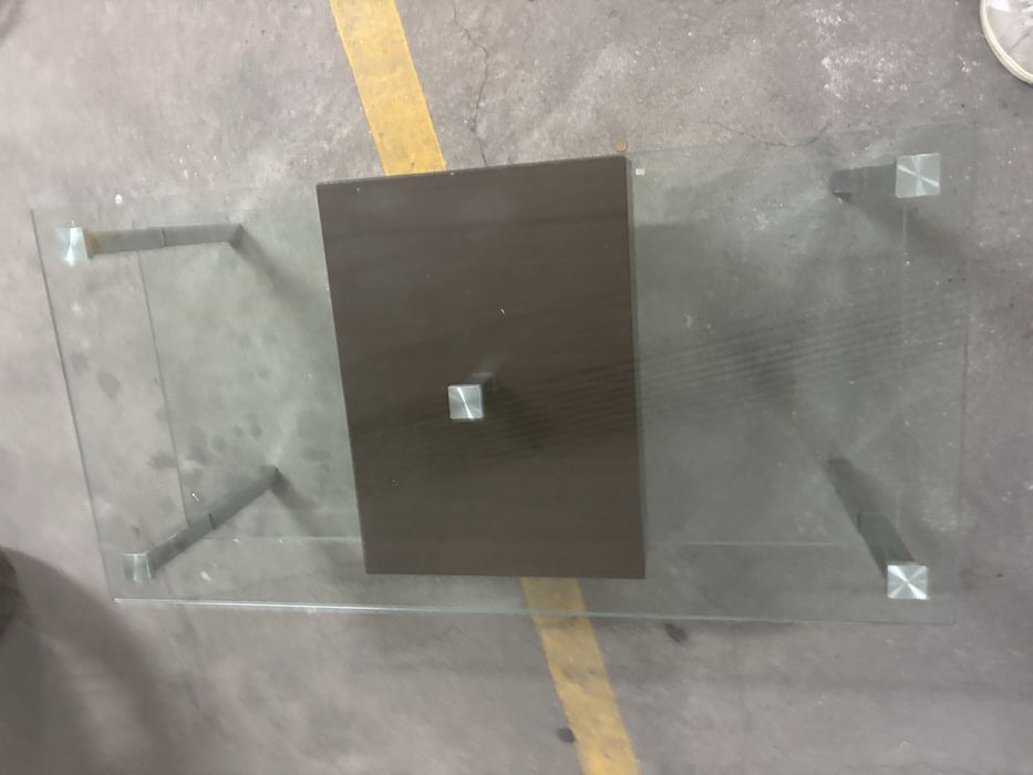 Mesa em vidro otimo estado para desocupar