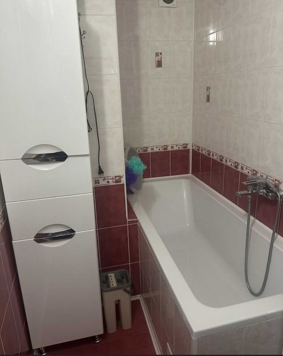 Продаж 2-к квартири в новобудові з власним паркомісцем. Техніка, меблі