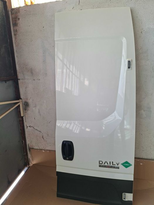 Двері задні праві  для IVECO DAILY  VІ        5801520002