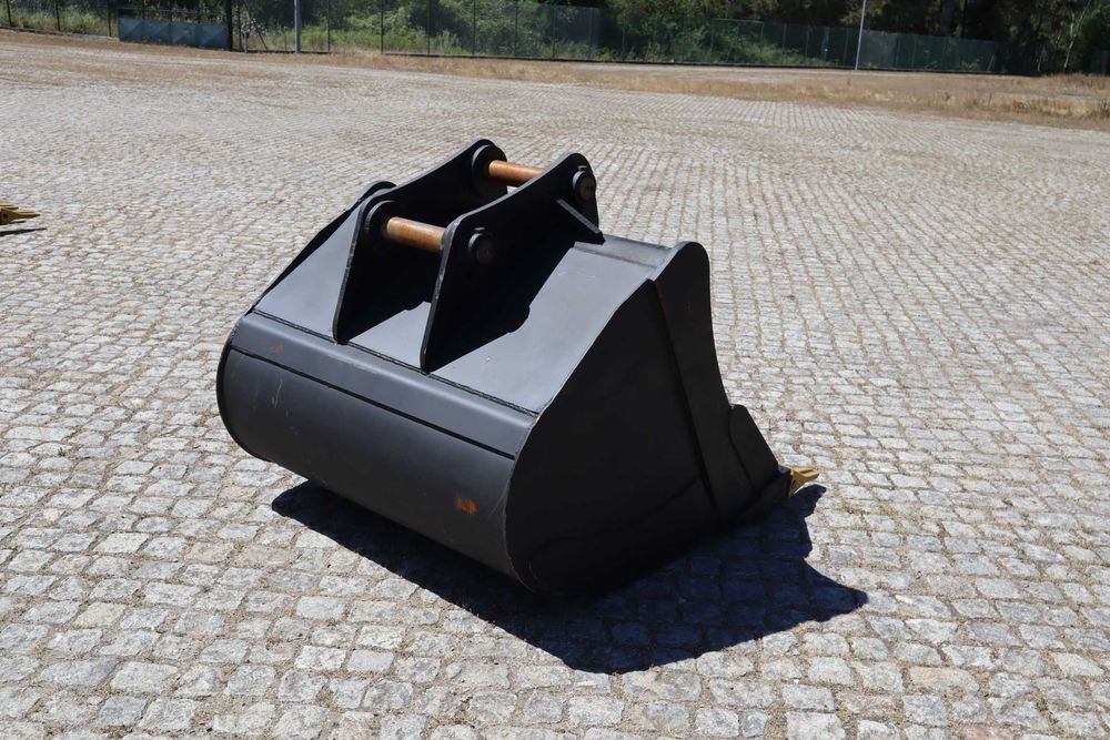 Balde escavação 1230 mm Ø65