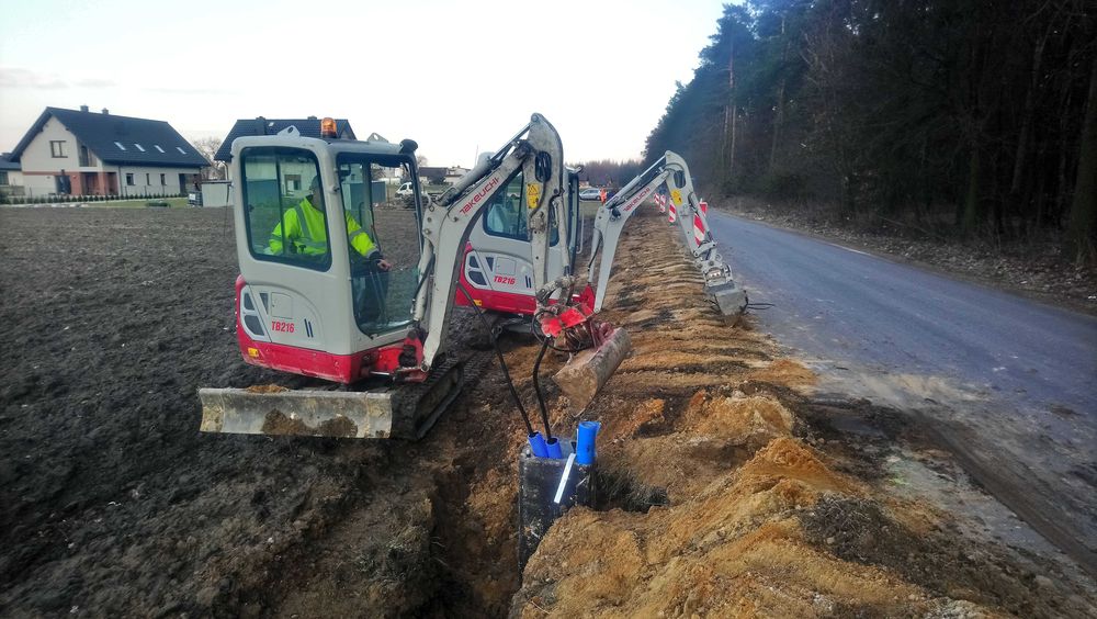 Usługi Minikoparka Wozidło Wiertnica Młot Koparka Łańcuchowa Młot
