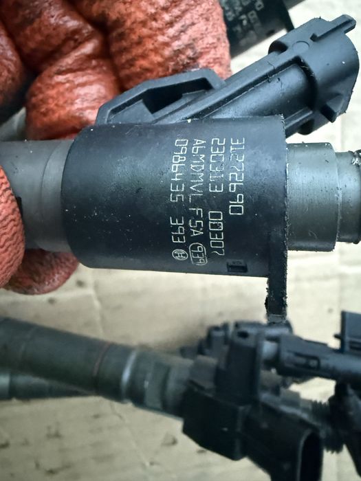 VOLVO XC60 XC70 S80 V70 S60 V40 V60 2.0 D3 2.4 D5 kpl WTRYSKI igła