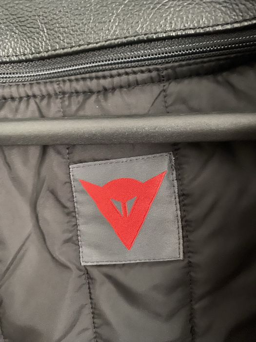 Blusão Couro Moto Dainise em perfeito estado