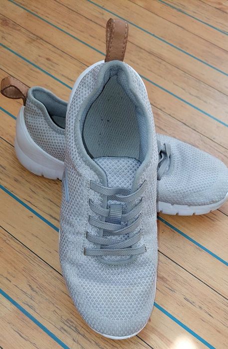 Кроссовки женские Clarks