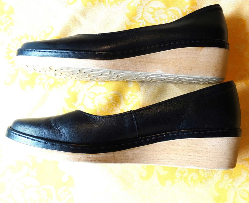 Buty damskie  RYŁKO czółenka koturn nowe rozmiar 39