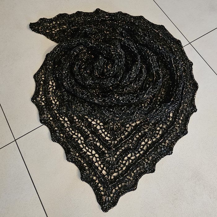 Chusta robiona na szydełku rękodzieło Handmade