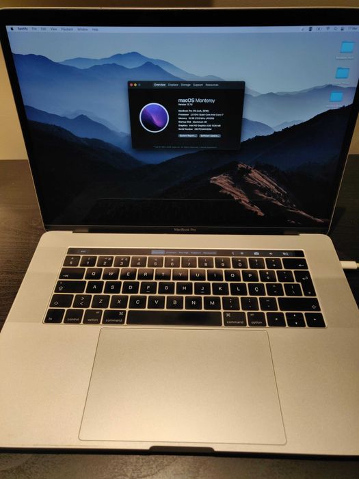 MacBook Pro 15" 2017 Touch Bar - i7 2,6GHz 16GB RAM 250GB  Storage