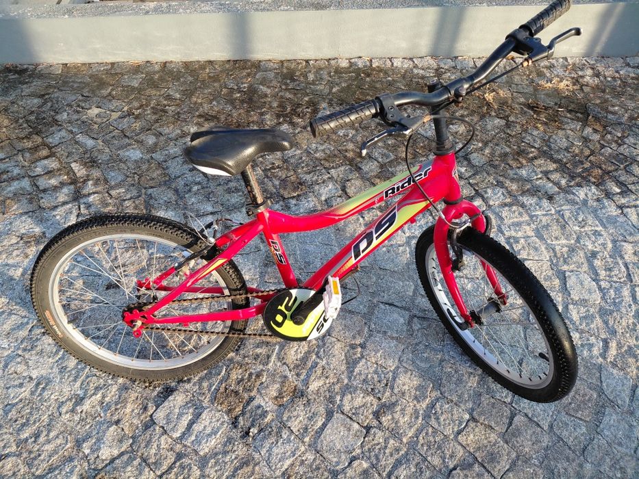 Bicicleta infantil da marca Rider, modelo DS