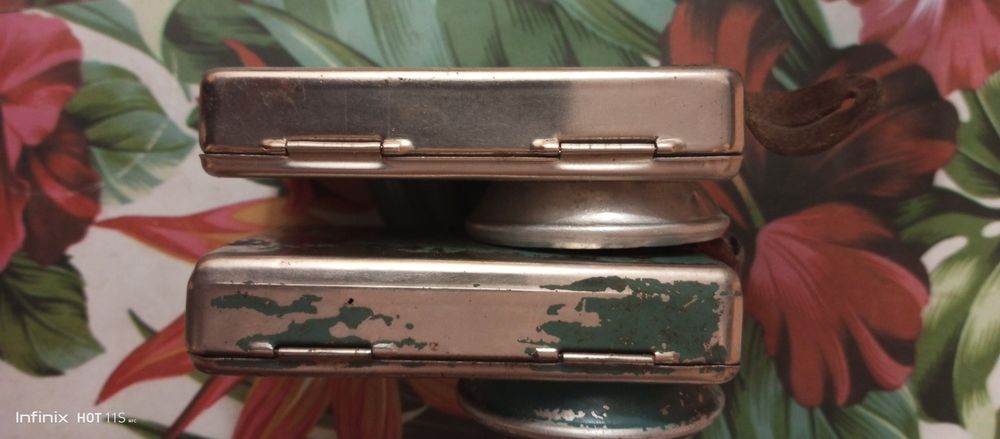 Старі ліхтарики.