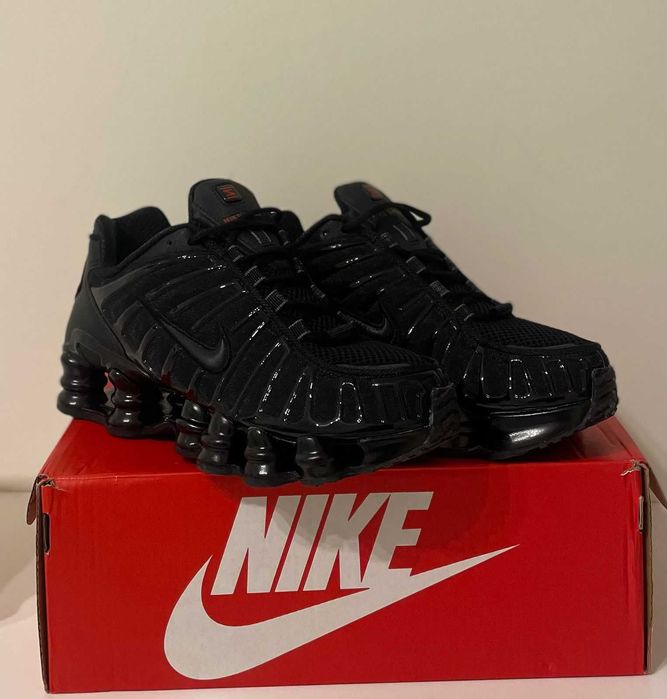 Tênis Nike Shox 12 molas preto