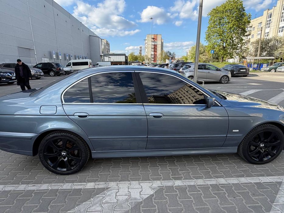 Продам бмв є39 2002 року