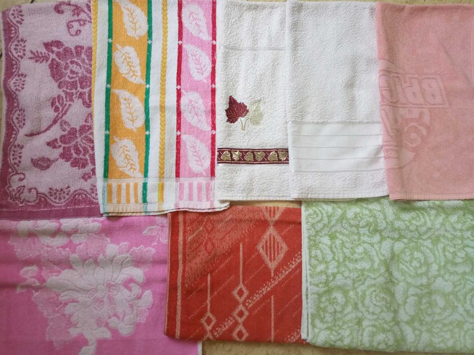 Полотенца разные.