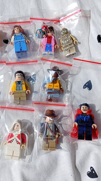 Lego figurki: Indiana Jones, The lone ranger, Jurassic Park, spiderman
