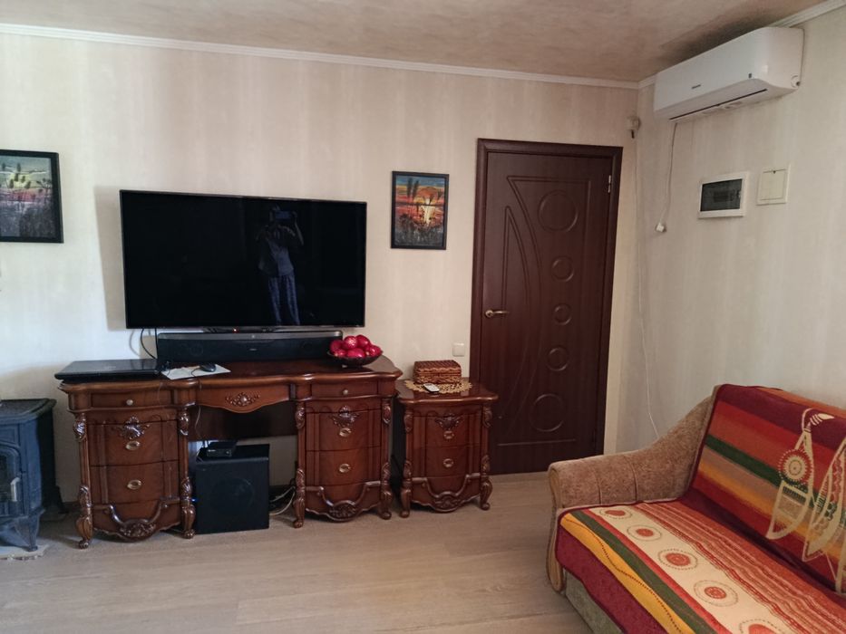 Продается дом в с. Новотроицкое на берегу природного водоёма